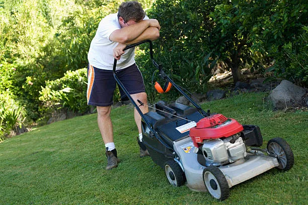 Ways Lawn Care Crews Can Stay Cool in the Summer Heat